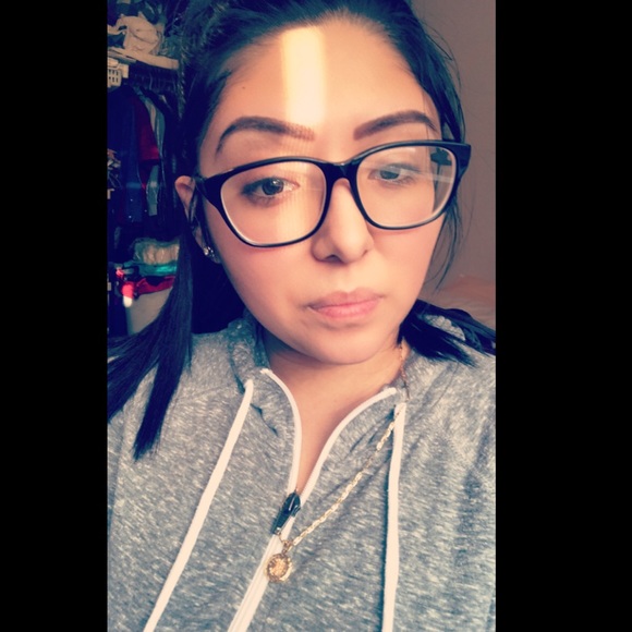 Meet your Posher, Ana - Picture 1 of 1